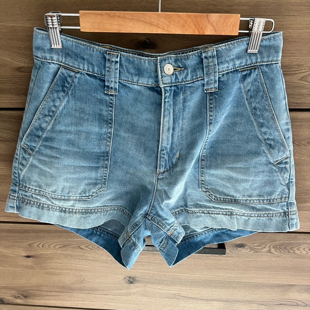 Old navy high rise chino shorts size small